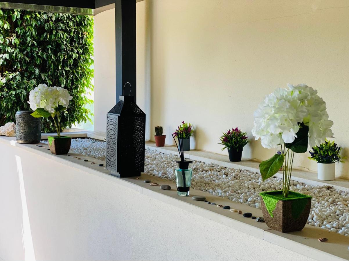 Amazing Two Bedroom Apartment In Los Flamingos, Marbella Estepona Exterior foto